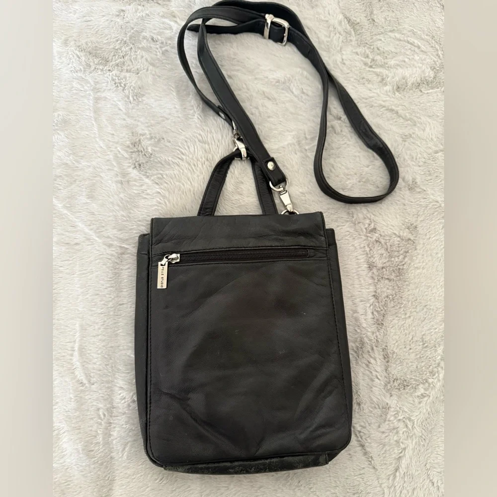Pelle Studio Black Leather Messenger Bag mens ,Women’s